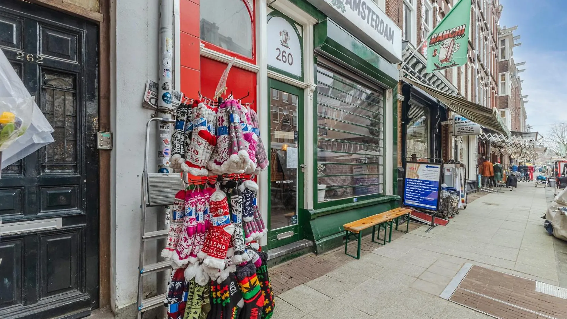 Albert Cuyp Studio Amsterdam 0*,